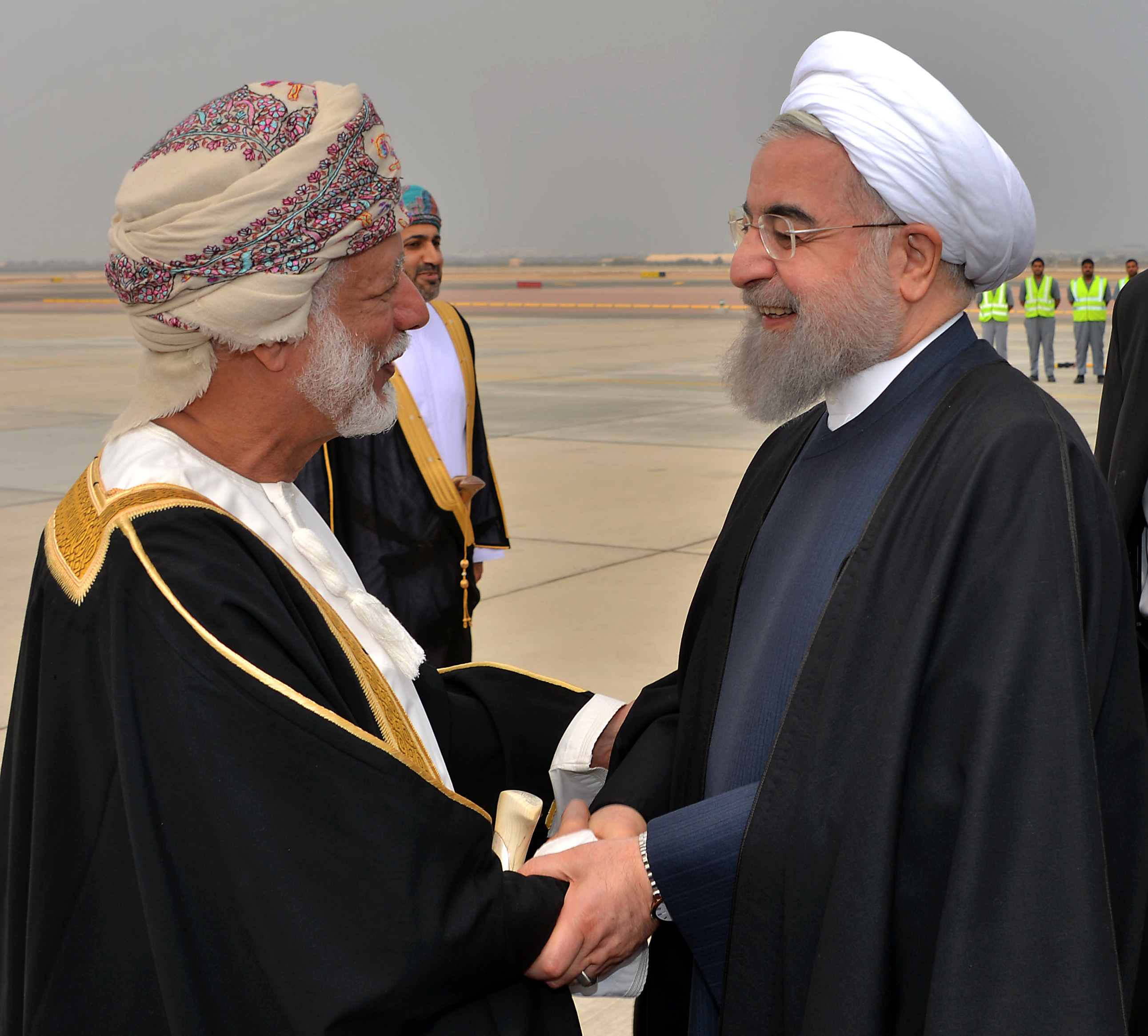  وزير الخارجية العمانى يوسف بن علوى بن عبد الله يستقبل الرئيس الإيرانى 