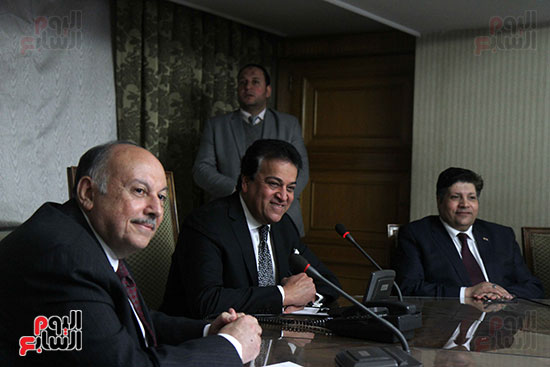 الوزراء الجدد يبدأون مباشرة مهام عملهم فور حلف اليمين الدستورية (14)