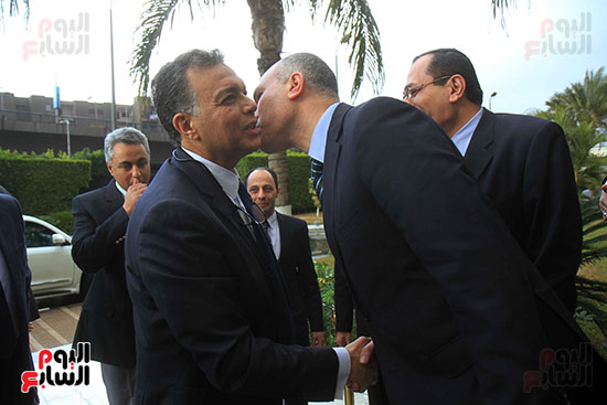 الوزراء الجدد يبدأون مباشرة مهام عملهم فور حلف اليمين الدستورية (17)