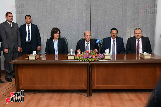 الوزراء الجدد يبدأون مباشرة مهام عملهم فور حلف اليمين الدستورية (13)