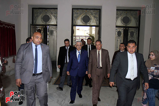 الوزراء الجدد يبدأون مباشرة مهام عملهم فور حلف اليمين الدستورية (1)