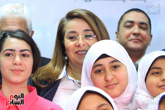 وزيرة التضامن غادة والى تفتتح مدرسة ببنى سويف (14)