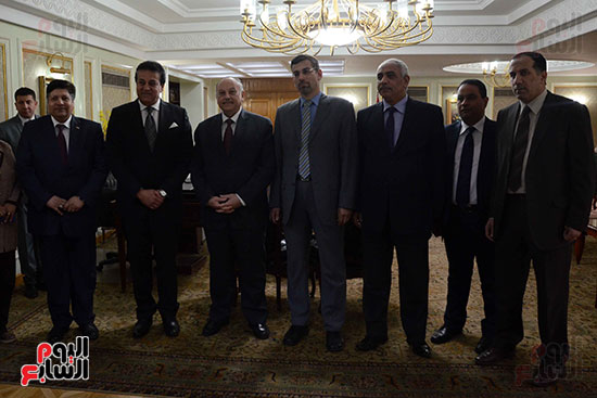 الوزراء الجدد يبدأون مباشرة مهام عملهم فور حلف اليمين الدستورية (23)