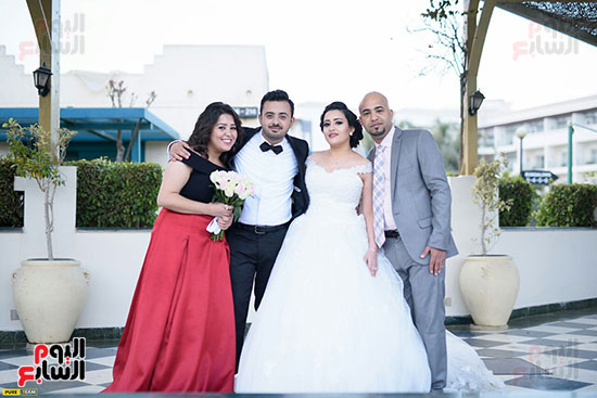 	أشقاء العروس ريهام وريمون يحتفلان بالزفاف