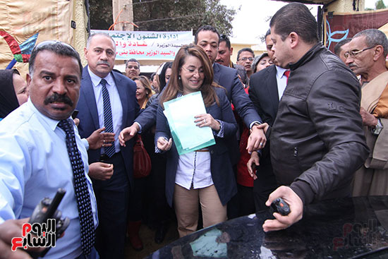 وزيرة التضامن تفتتح وحدة ميدوم الاجتماعية ببنى سويف (14)