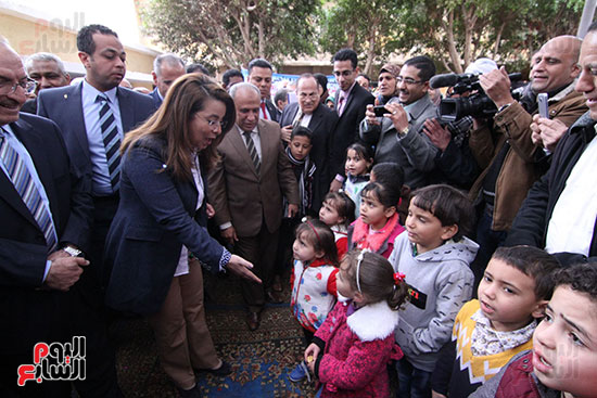 وزيرة التضامن تفتتح وحدة ميدوم الاجتماعية ببنى سويف (1)