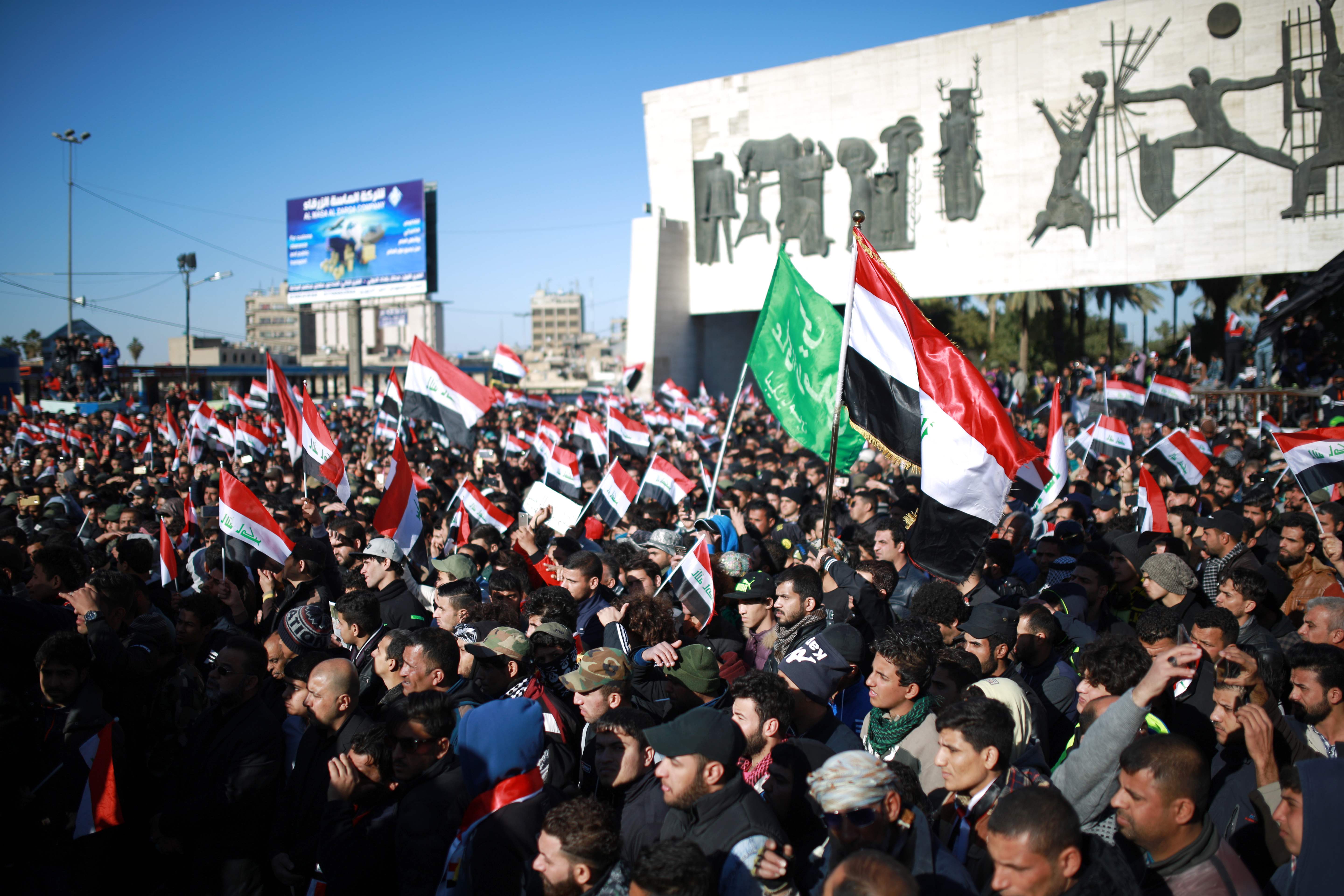 تجدد مظاهرات أنصار مقتدى الصدر فى ساحات بغداد