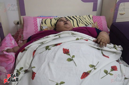 فى منزلها فى منزلها