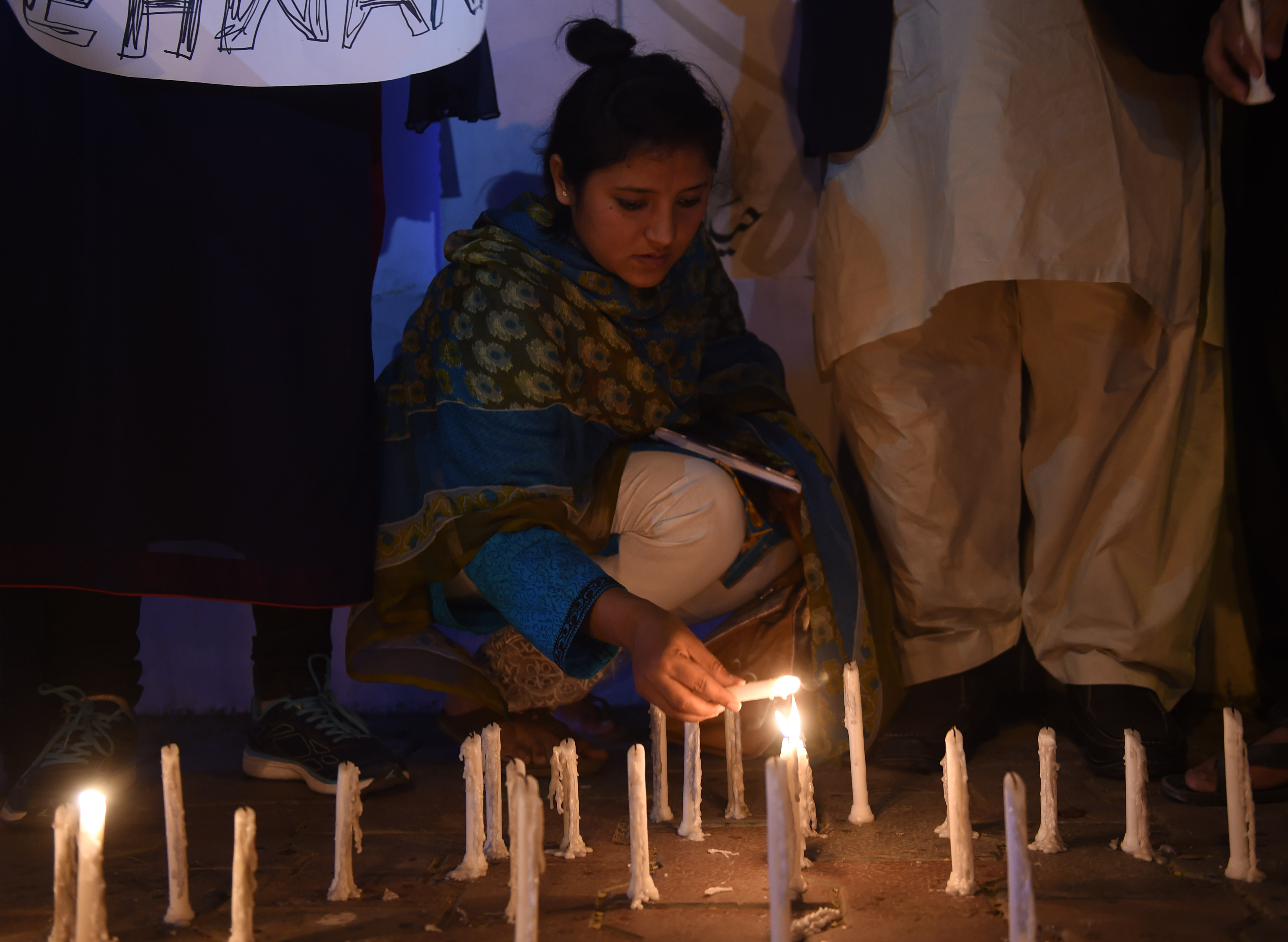 باكستان تشيع ضحايا تفجيرات تنظيم داعش الإرهابى