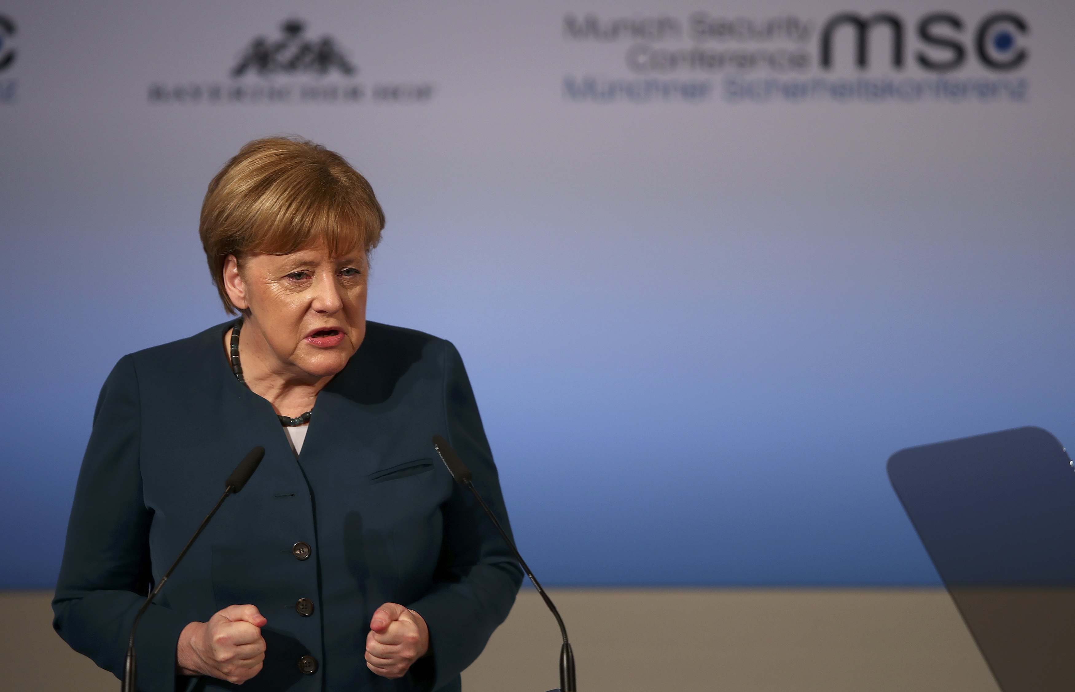 المستشارة الألمانية انجيلا ميركل تلقى كلمتها فى مؤتمر ميونخ للأمن