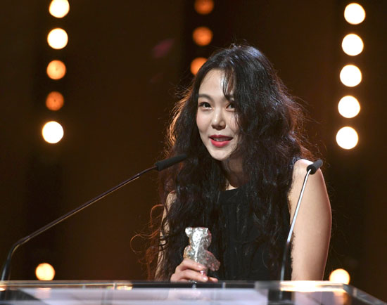 الكورية كيم ميلهي تحصد الدب الفضى لأفضل ممثلة