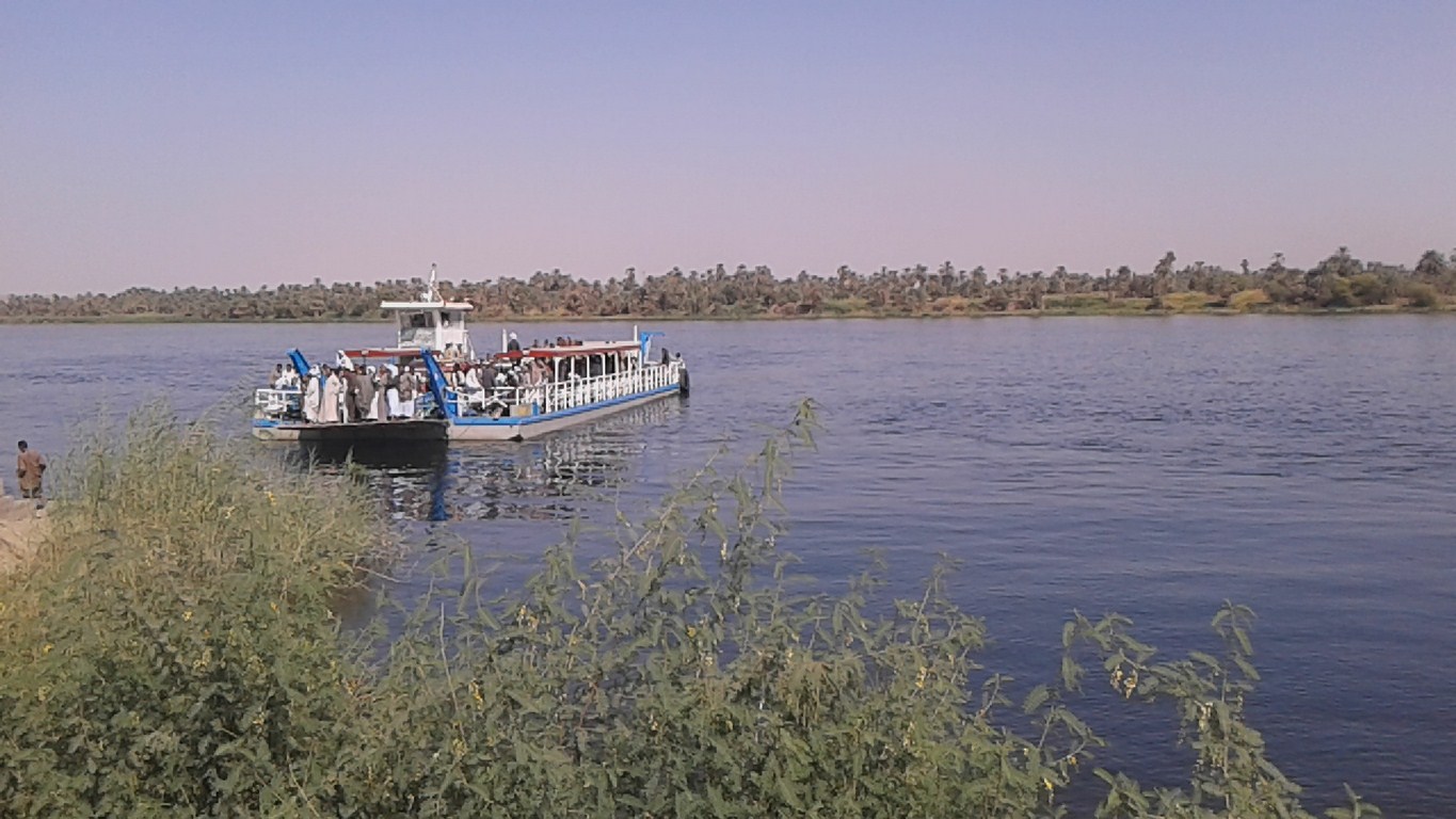 7- العبارات النهرية بقرى غرب النيل بكوم أمبو