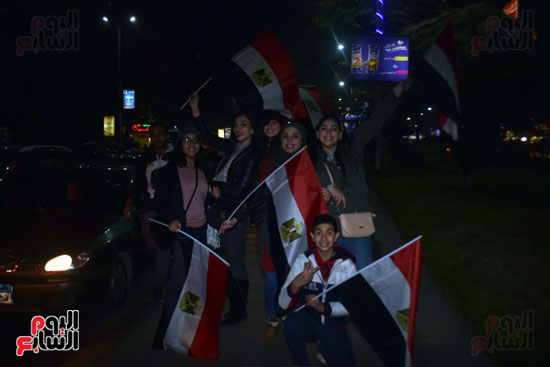 فرحة مصر الألاف فى شوارع القاهرة والجيزة يحتفلون بفوز المنتخب على بوركينا فاسو (21)