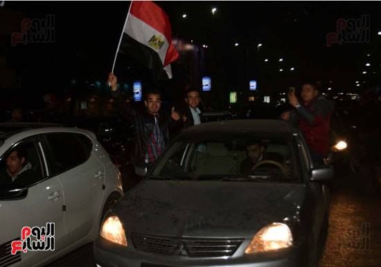 فرحة مصر الألاف فى شوارع القاهرة والجيزة يحتفلون بفوز المنتخب على بوركينا فاسو (17)
