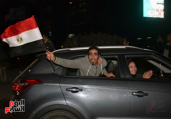 فرحة مصر الألاف فى شوارع القاهرة والجيزة يحتفلون بفوز المنتخب على بوركينا فاسو (1)