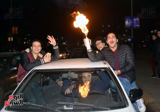 فرحة مصر الألاف فى شوارع القاهرة والجيزة يحتفلون بفوز المنتخب على بوركينا فاسو (11)