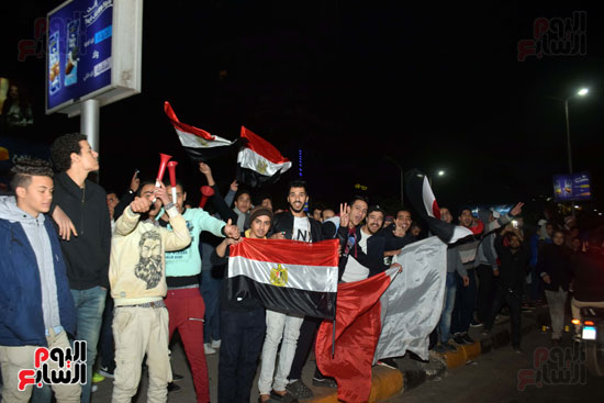 فرحة مصر الألاف فى شوارع القاهرة والجيزة يحتفلون بفوز المنتخب على بوركينا فاسو (3)