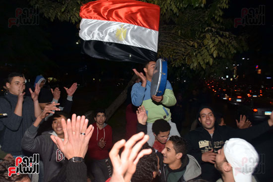 فرحة مصر الألاف فى شوارع القاهرة والجيزة يحتفلون بفوز المنتخب على بوركينا فاسو (4)