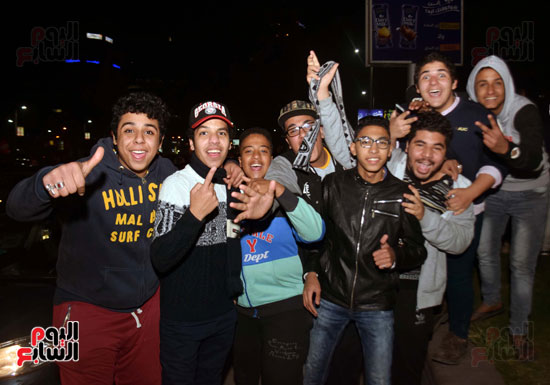 فرحة مصر الألاف فى شوارع القاهرة والجيزة يحتفلون بفوز المنتخب على بوركينا فاسو (19)