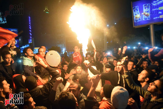 فرحة مصر الألاف فى شوارع القاهرة والجيزة يحتفلون بفوز المنتخب على بوركينا فاسو (14)