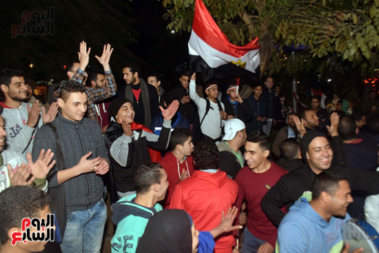 فرحة مصر الألاف فى شوارع القاهرة والجيزة يحتفلون بفوز المنتخب على بوركينا فاسو (6)