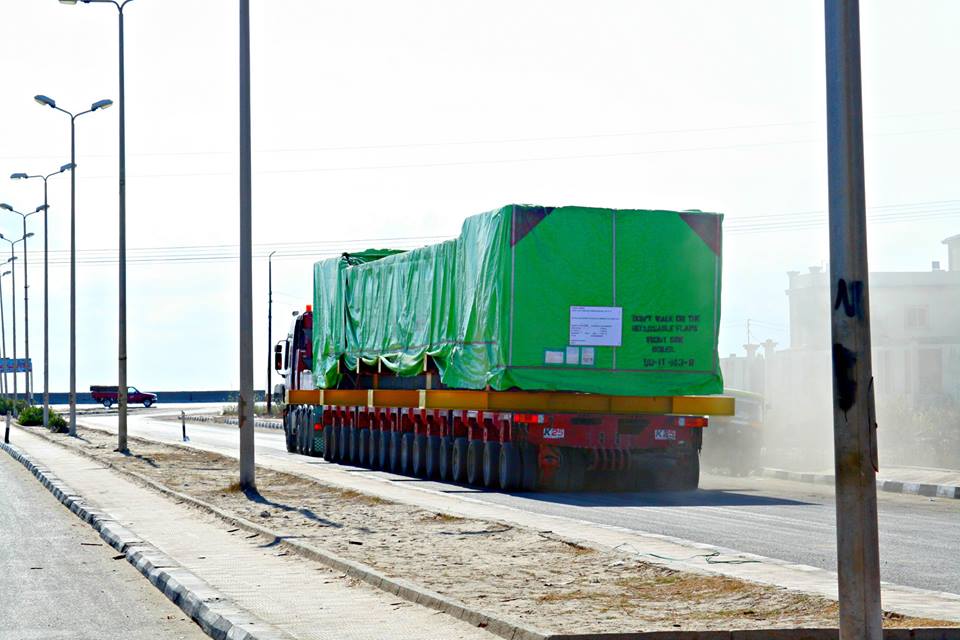 حمولة السفينة متجهه لمحطة كهرباء البرلس