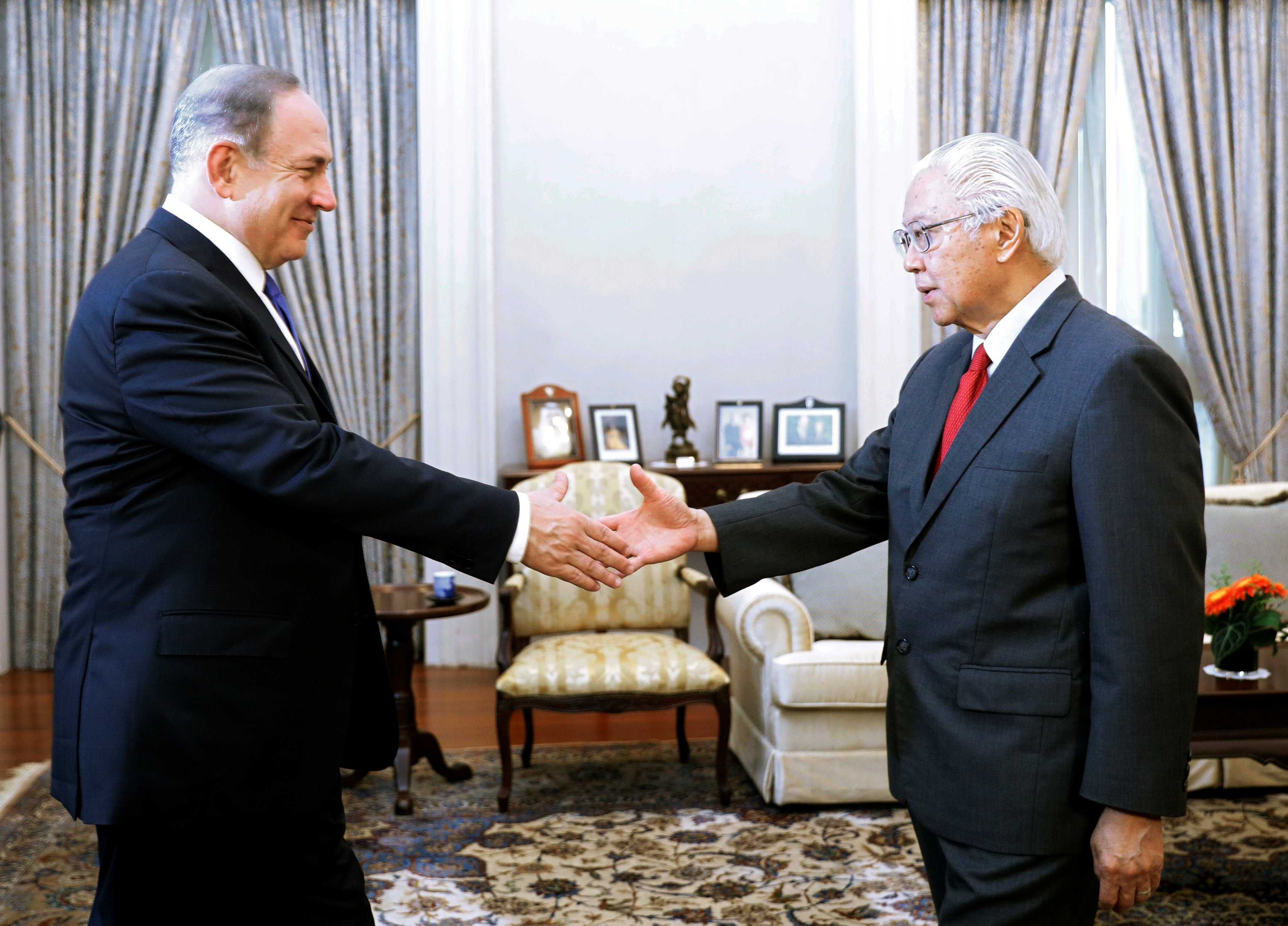 الرئيس السنغافورى تونى تانى يستقبل رئيس الوزراء الإسرائيلى بنيامين نتنياهو