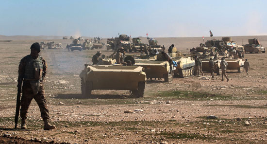 سيارة تحمل جنود عراقيون