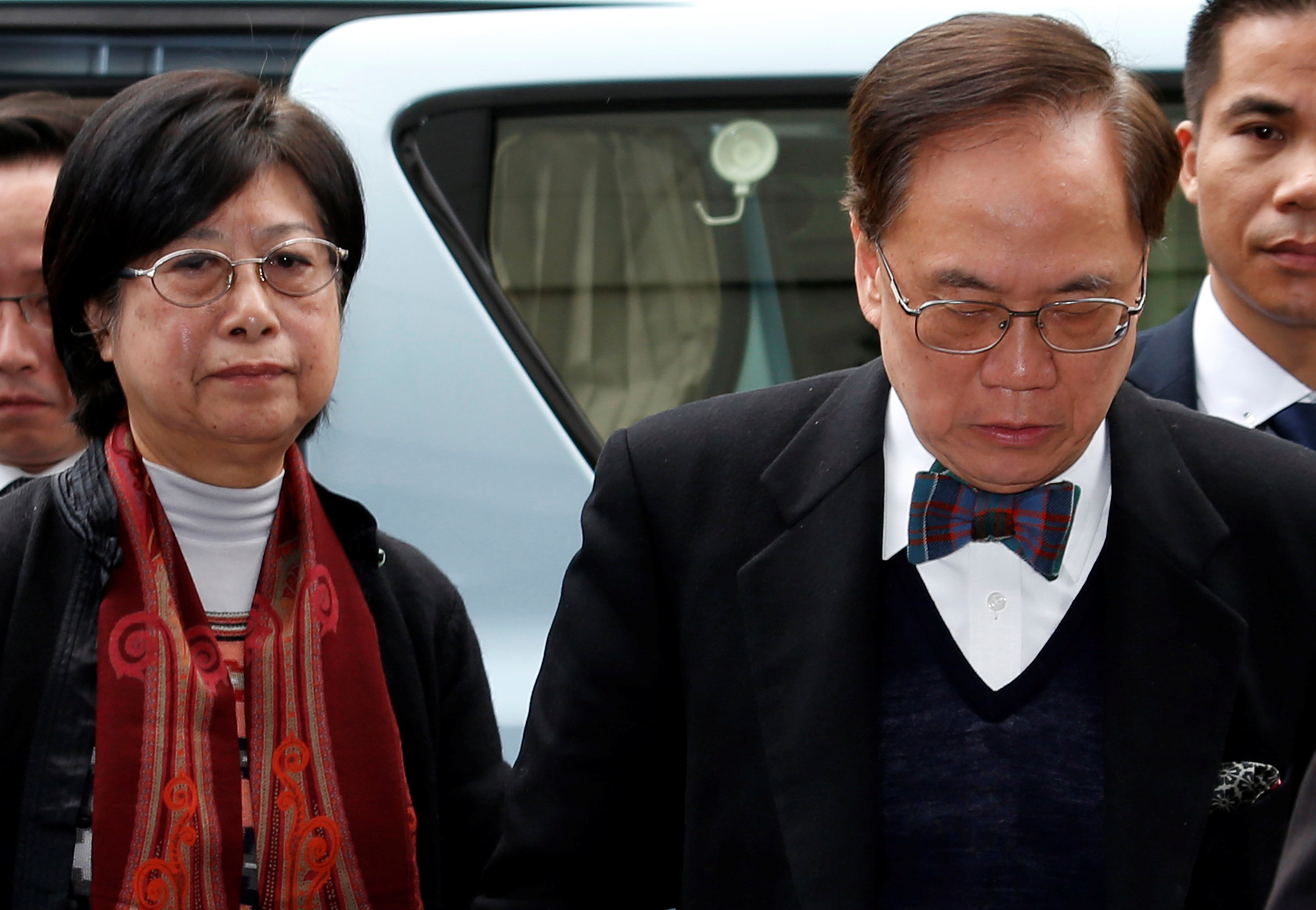 دونالد تسانج الرئيس التنفيذى السابق لهونج كونج وزوجته يصلان المحكمة العليا