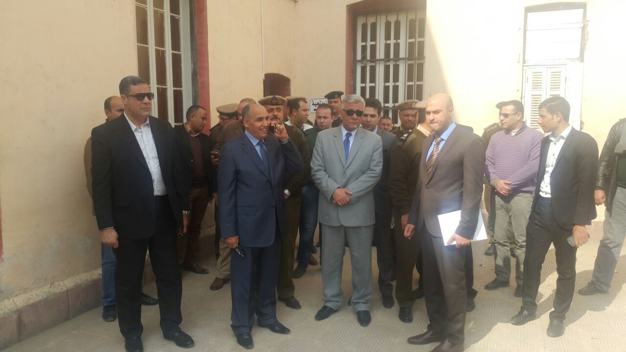 القيادات الأمنية داخل مركز شرطة أبو حمص