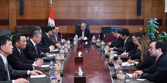 رئيس الوزراء يلتقى إحدى شركات الطاقة الصينية بحضور وزير البترول لبحث التعاون  (2)