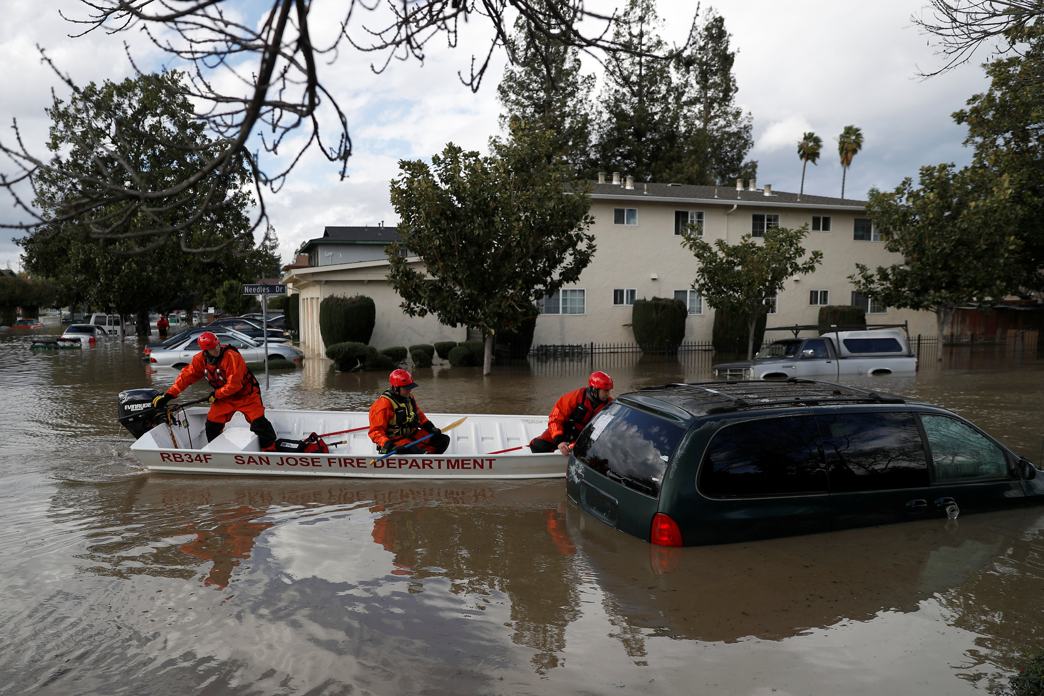 فيضانات كاليفورنيا  (2)