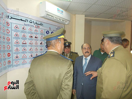 اللواء ناصر العبد مع القيادات الأمنية