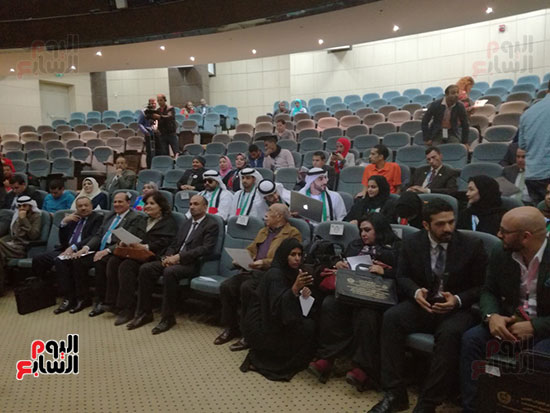      حضور الجاليات العربية لجلسات المنتدى فى اليوم الختامى