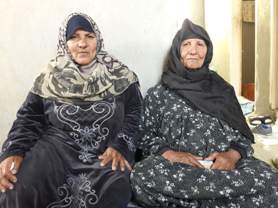 الحاجة-مسعده-عمر-ونجلتها-تريد-اجراء-عمليه-فى-عينه