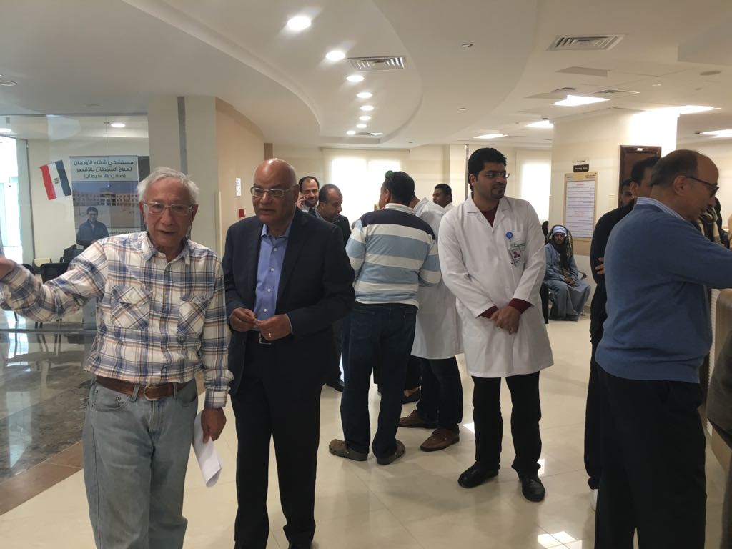 4- الاطباء يثنون علي الخدمة الطبية ونظافة المستشفي