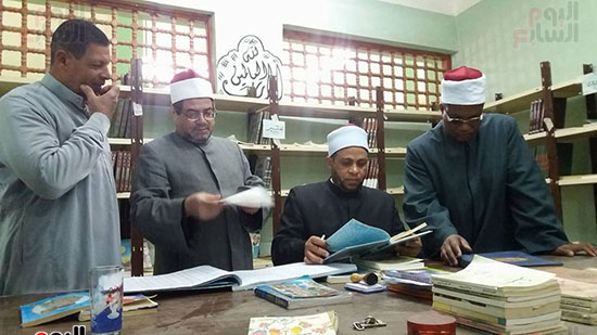 وكيل وزارة الأوقاف يتفقد مكتبه الجامع الكبير فى البساتين