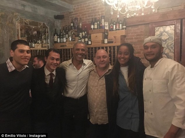 أوباما وابنته ماليا بمطعم إيطالى بنيويورك