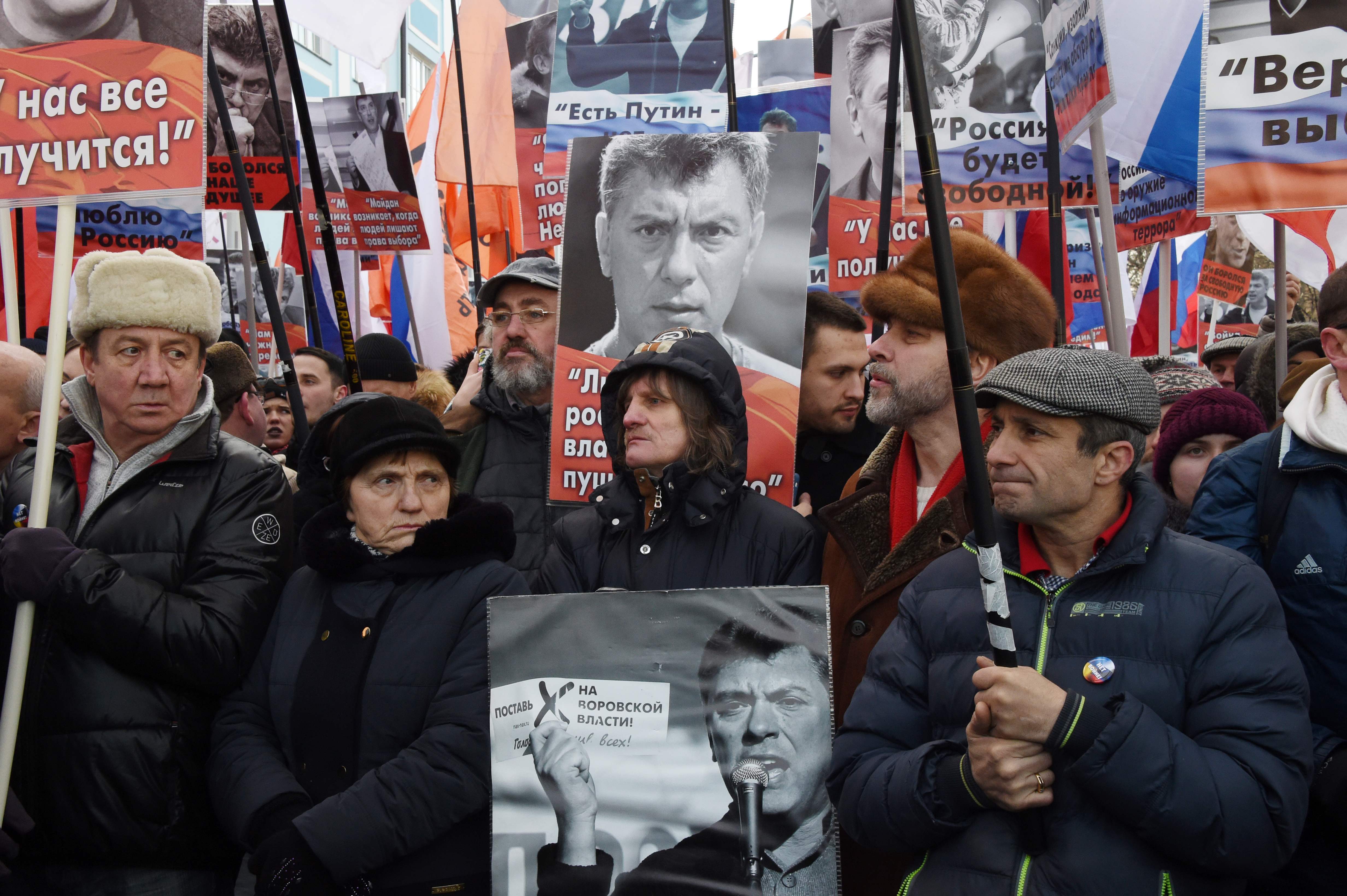 أنصار المعارض الروسى المعارض بوريس نيمتسوف يحيون الذكرى الثانية لاغتياله