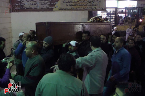 دخول جثمان والد أبو تريكة للصلاه عليه