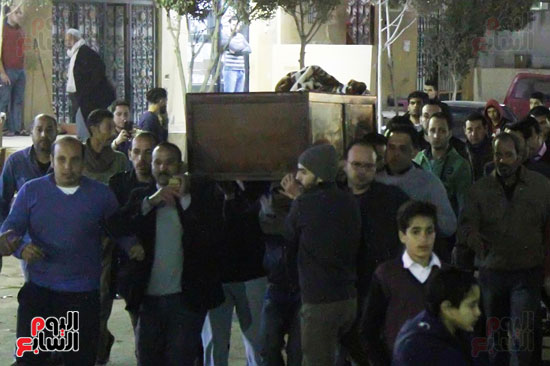 جانب من توجه جثمان والد أبو تريكة للمسجد