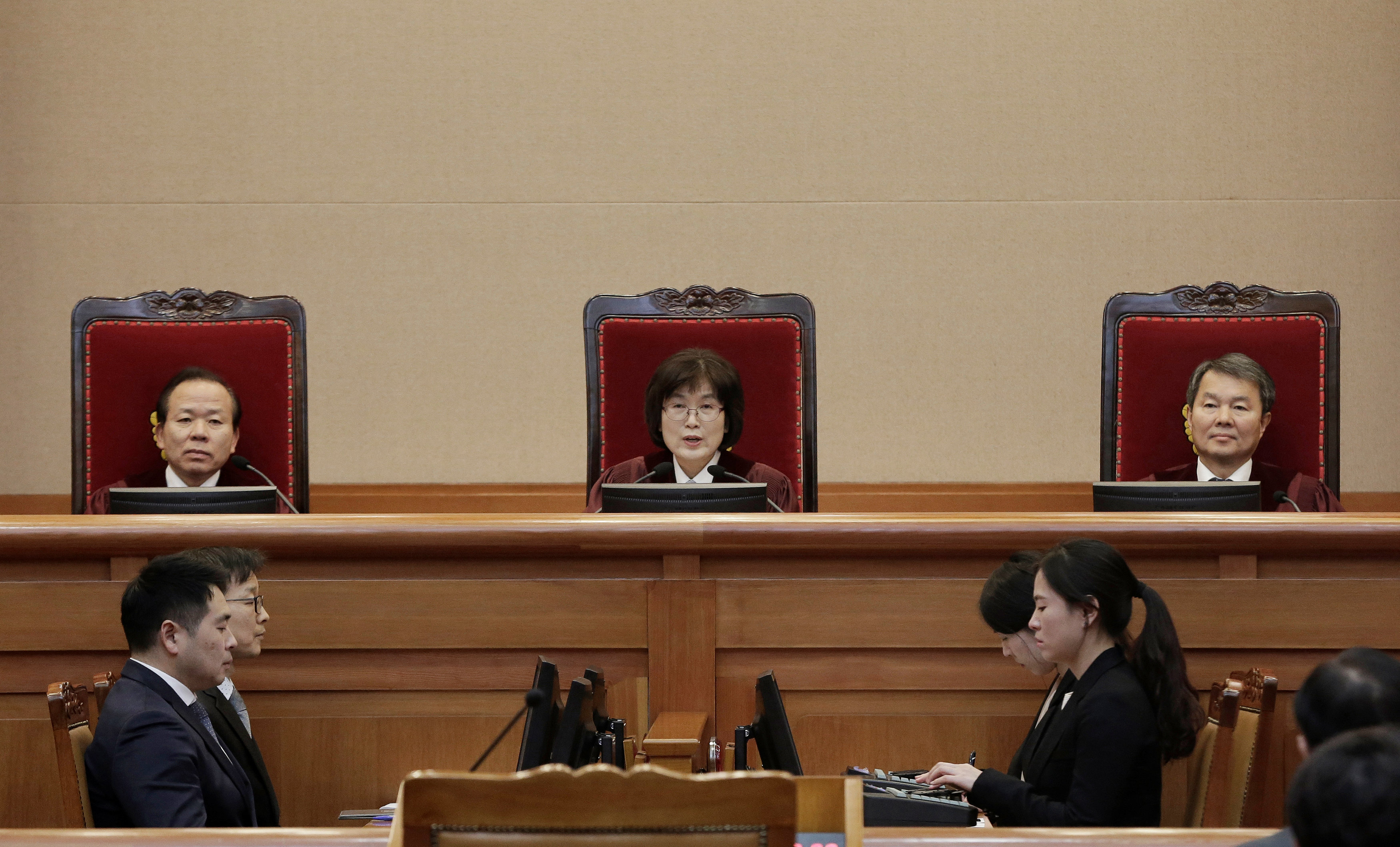 المحكمة الدستورية تنظر محاكمة لرئيسة كوريا الجنوبية