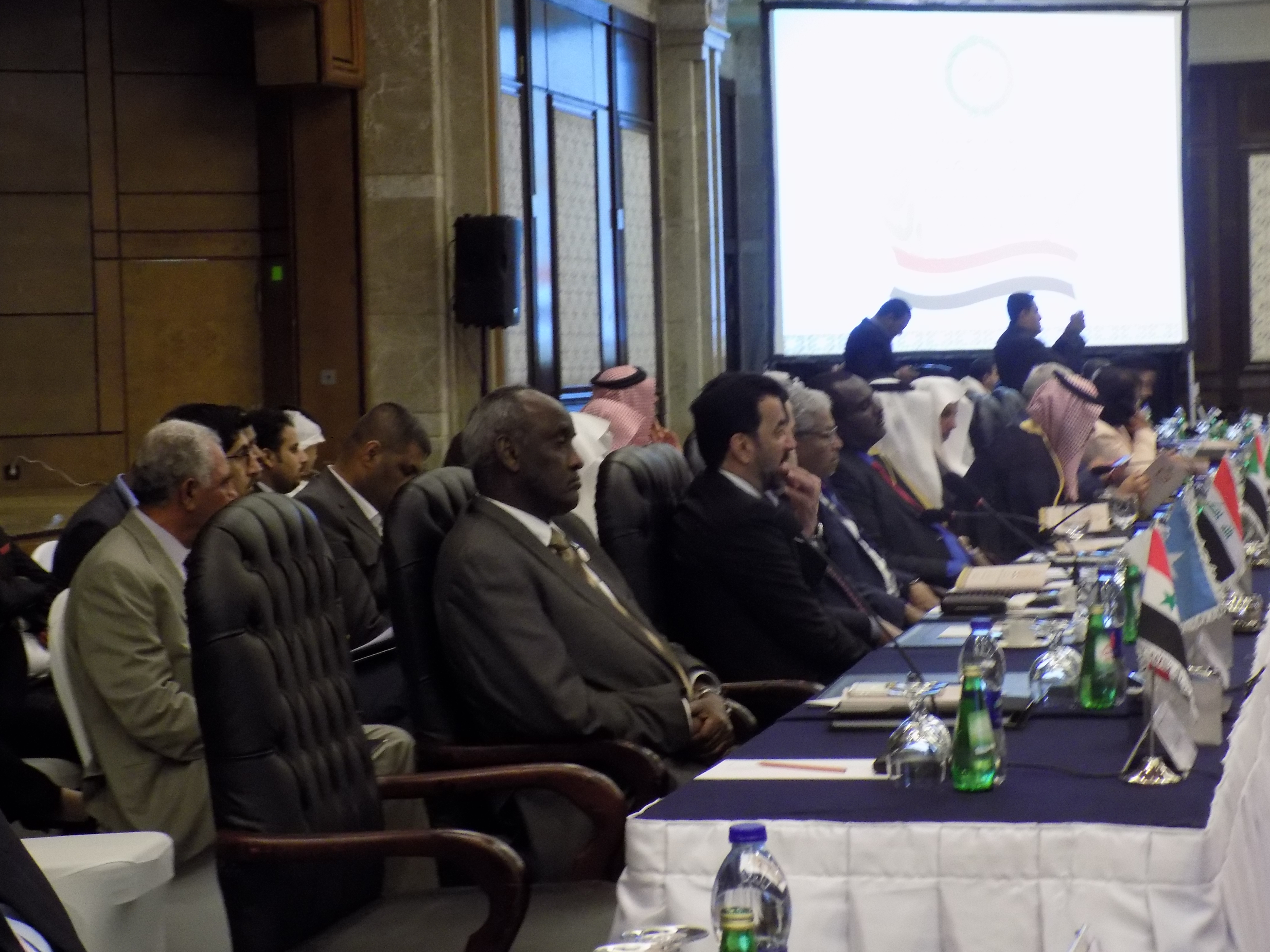 عدد من المسئولين العرب