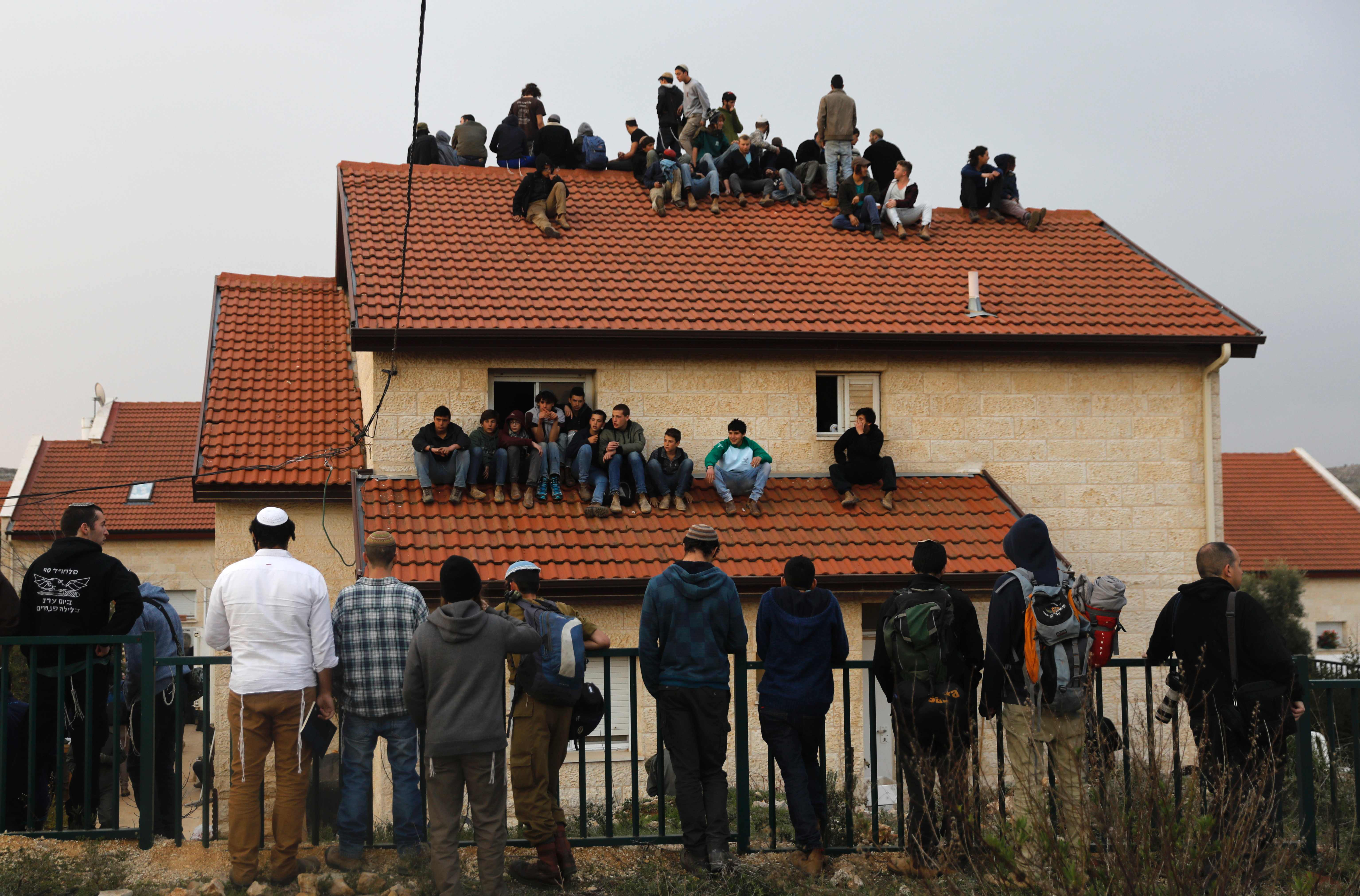 احتجاجات ضد هدم منازل مستوطنين فى الضفة الغربية المحتلة