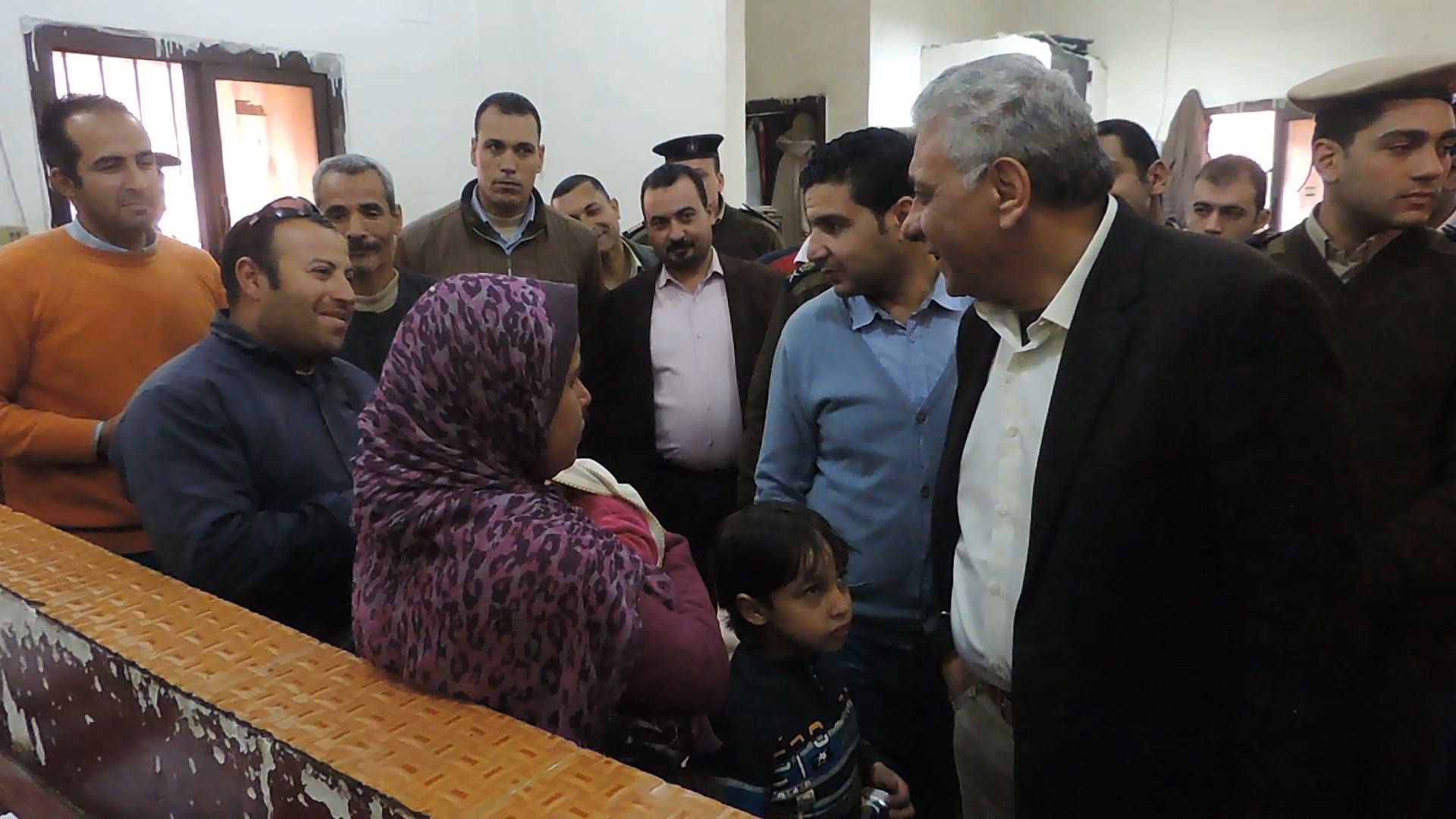 مدير أمن البحيرة يستمع للمواطنين