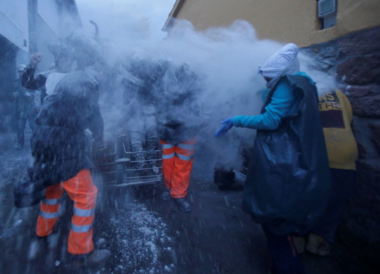 معارك الدقيق خلال الكرنفال