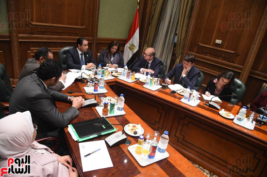 علاء عابد بعد لقاء سفير هولندا (1)