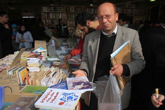 الدكتور محمد صلاح عاشق الكتب