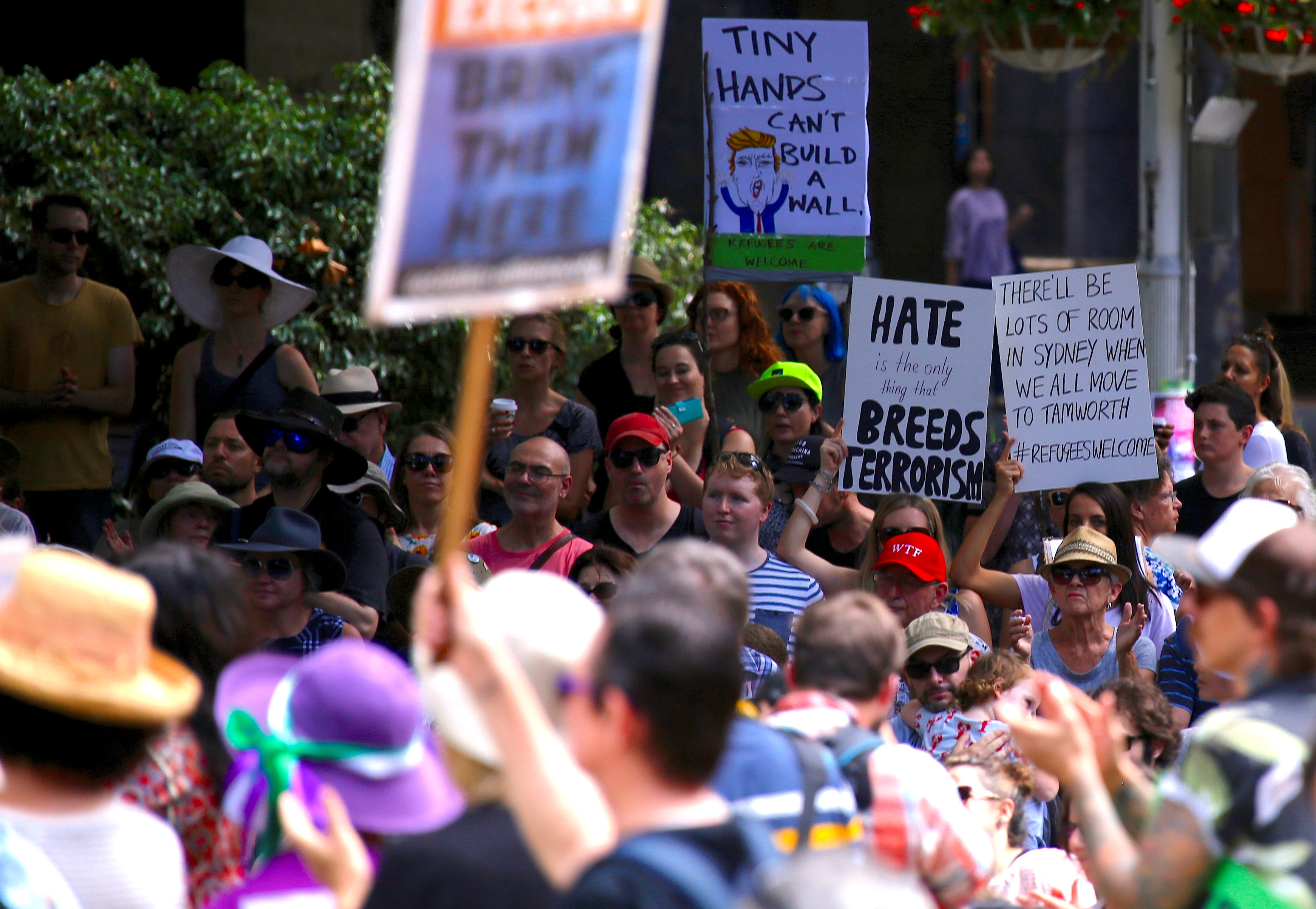 مظاهرات حاشدة فى استراليا ضد دونالد ترامب وقرارات حظر السفر لأمريكا