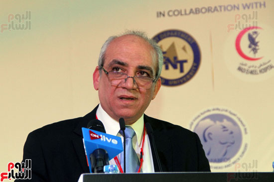 د.أسامة عبد النصير سكرتير عام المؤتمر 